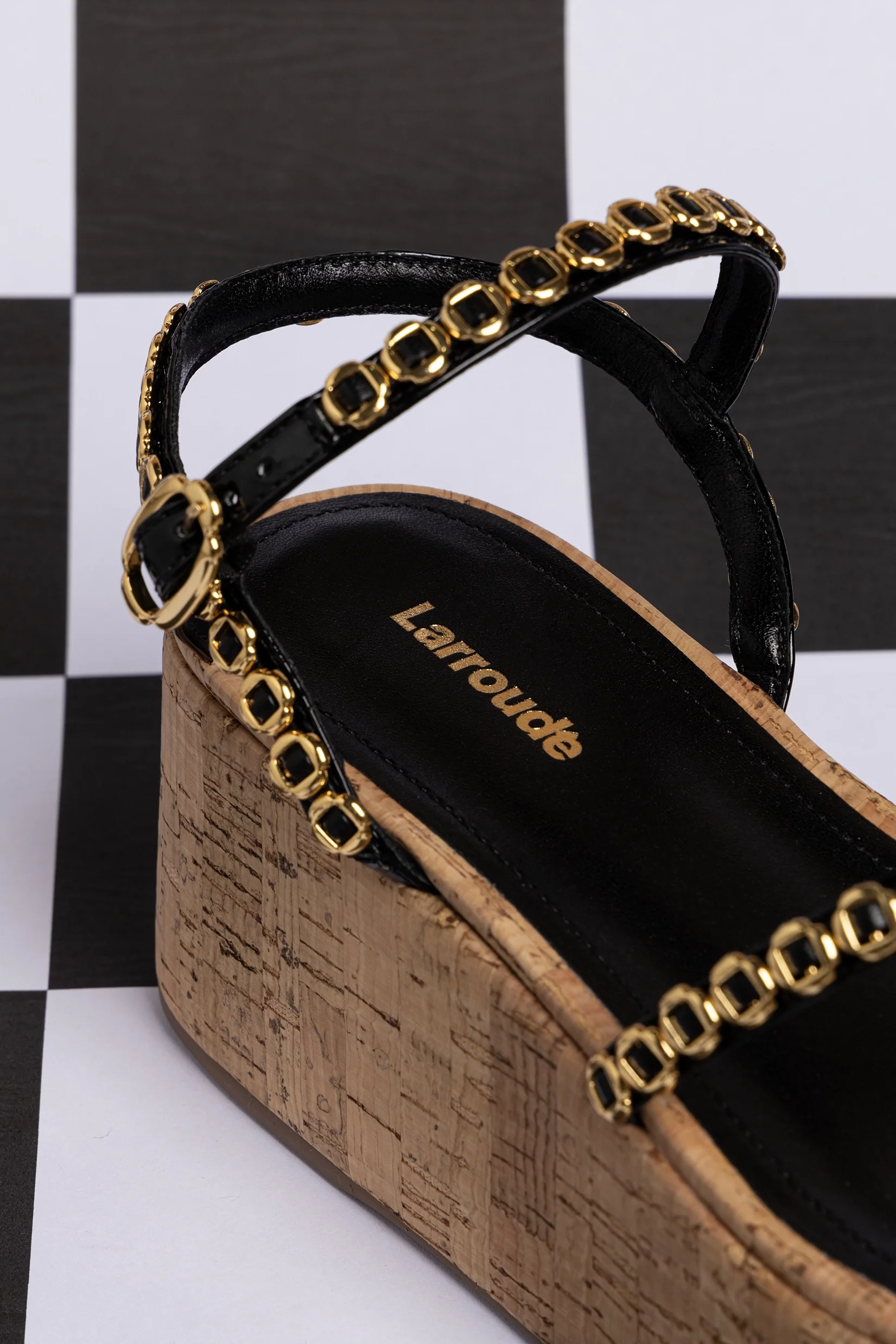 Flatform Gio Milanina Couro Verniz Preto e Cortiça - Image 6