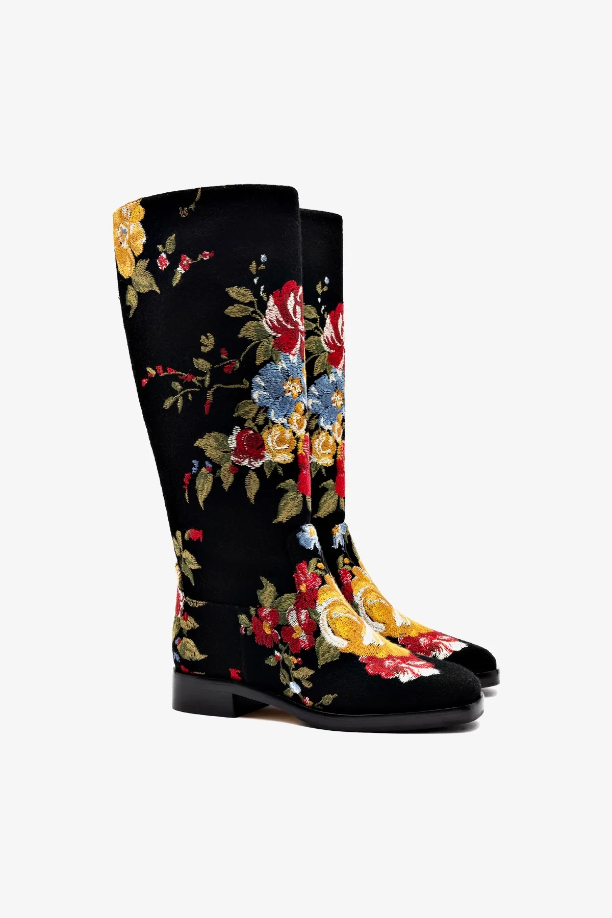 Larroudé x Markarian: Bota Lã Preto e Bordado Floral - Image 3