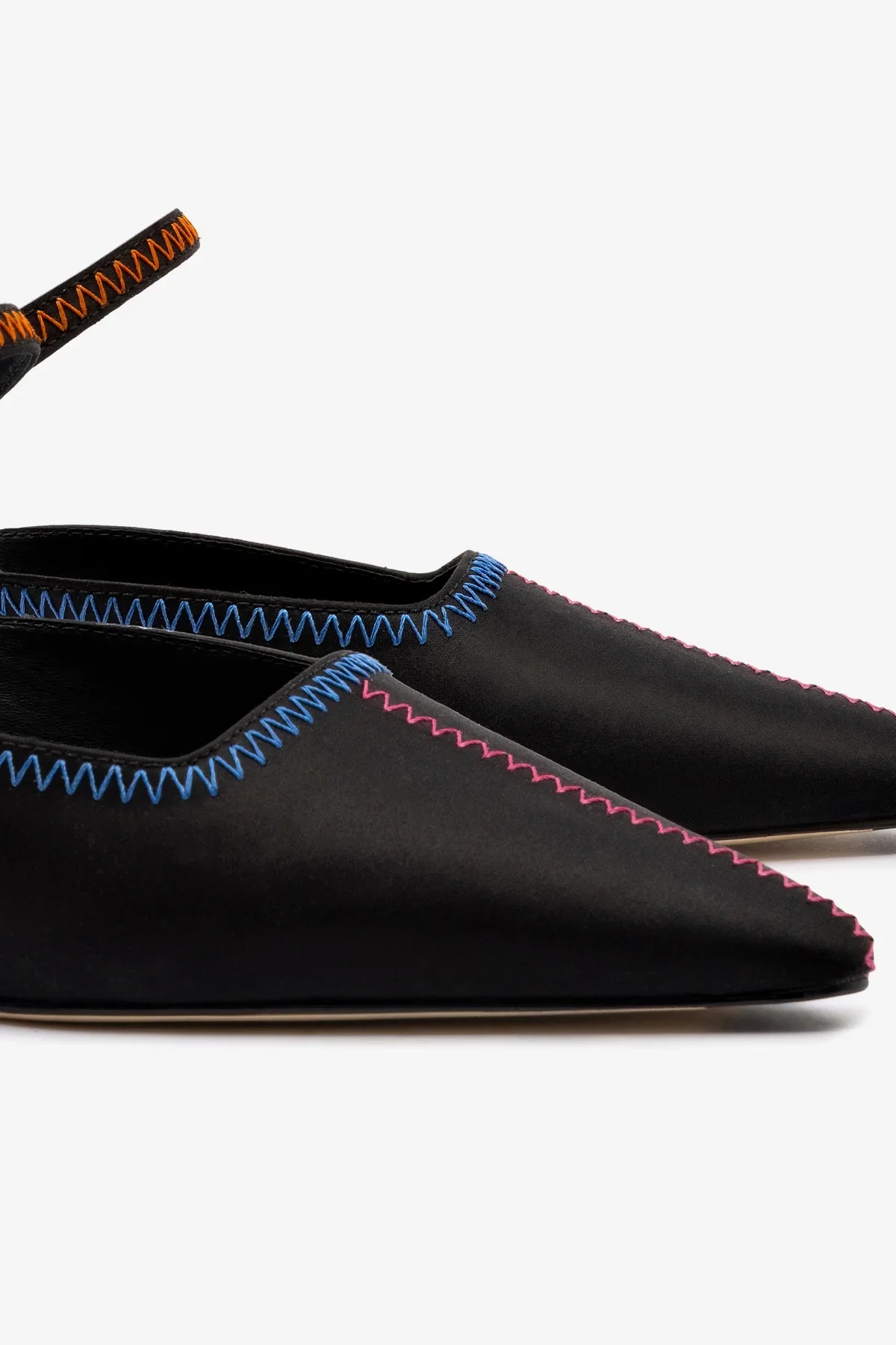 Larroudé x Jonathan Cohen: Mule Zig Zag Cetim Preto - Image 4
