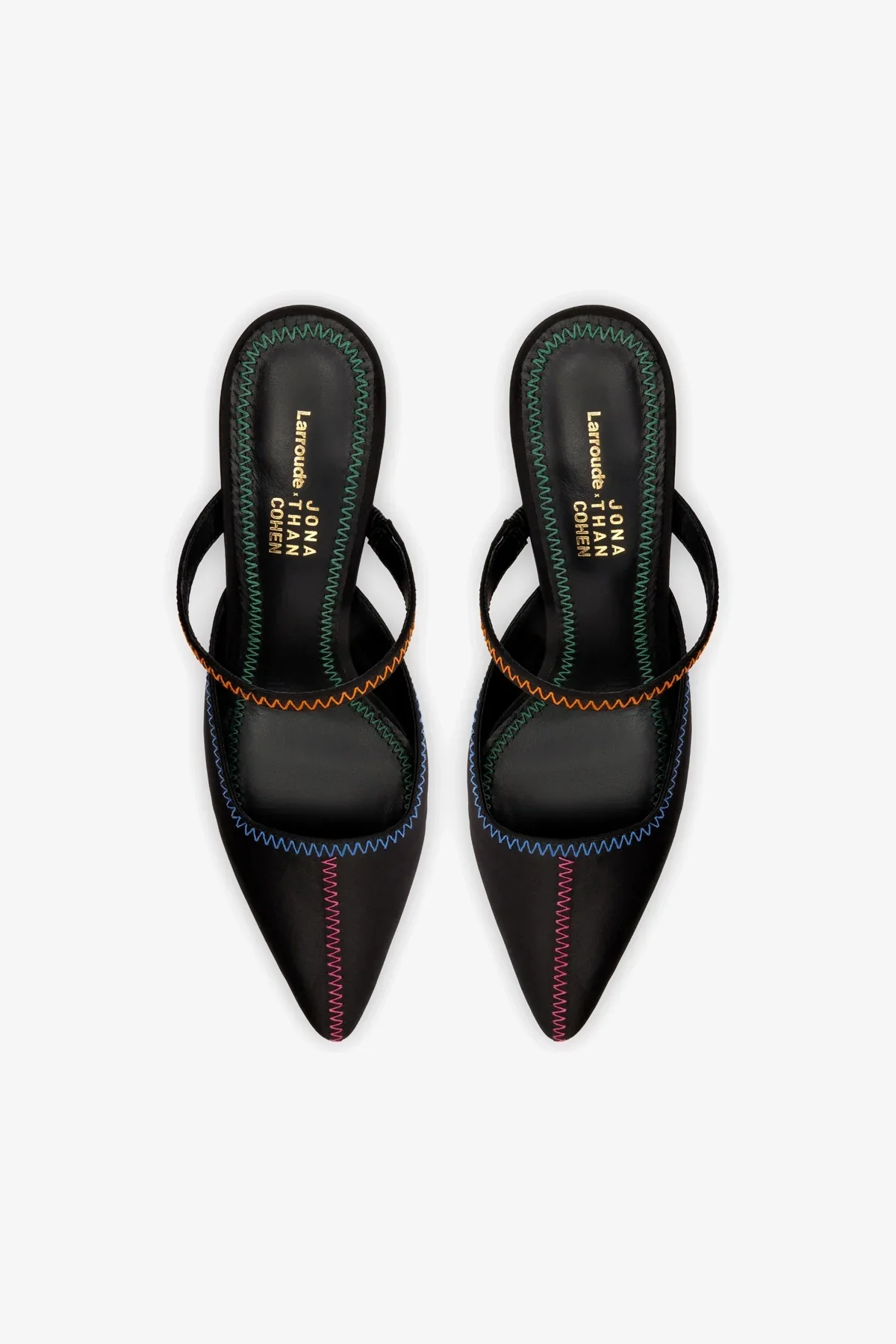 Larroudé x Jonathan Cohen: Mule Zig Zag Cetim Preto - Image 5
