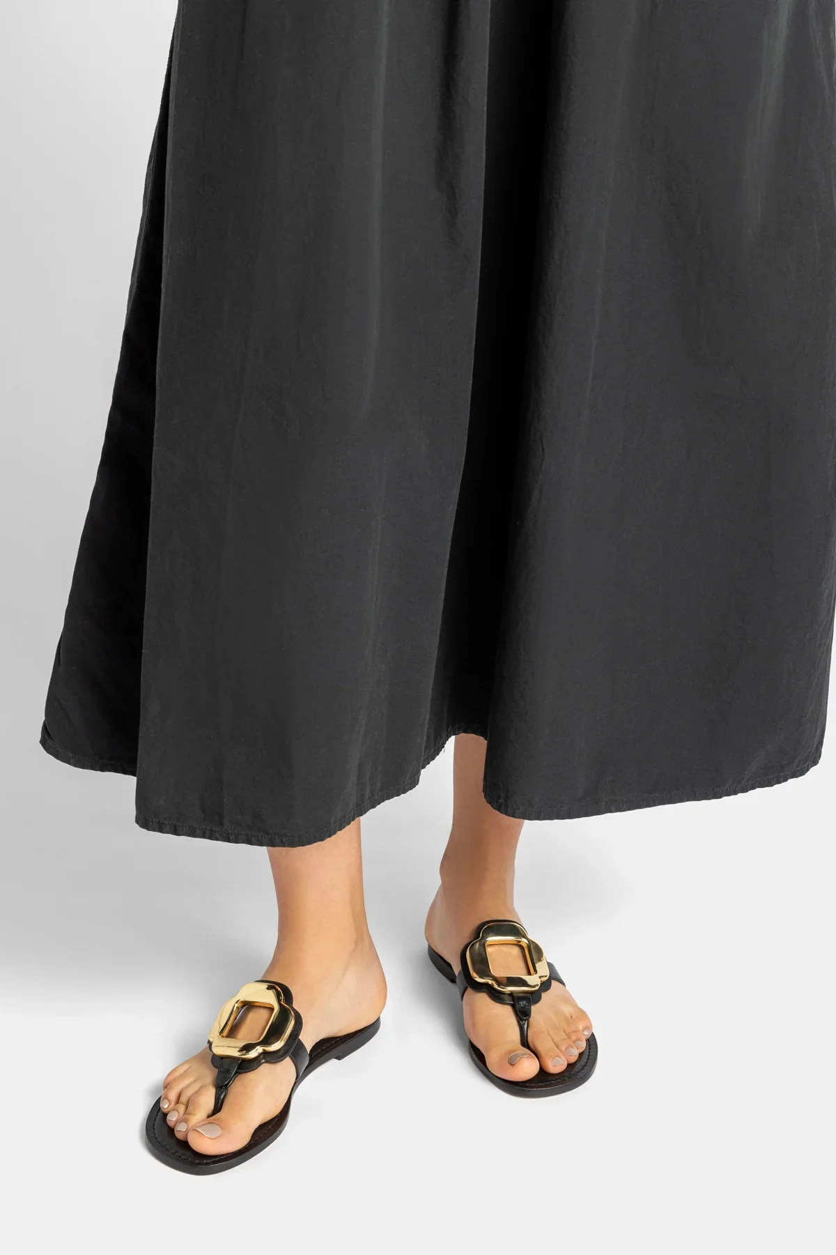 Sandália Flat Margherita Couro Preto e Metal Dourado - Image 2
