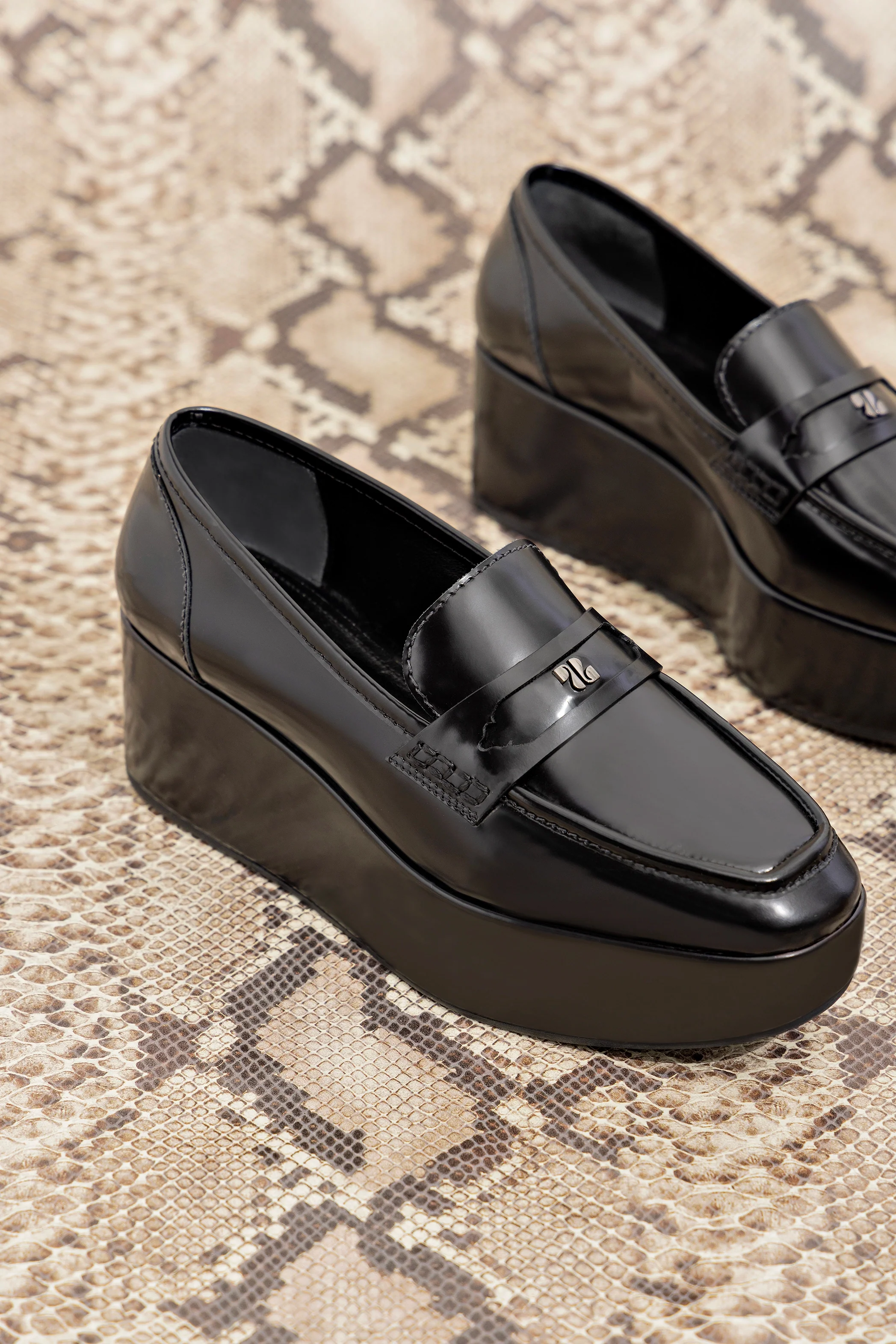 Flatform Suki Couro Preto - Image 6