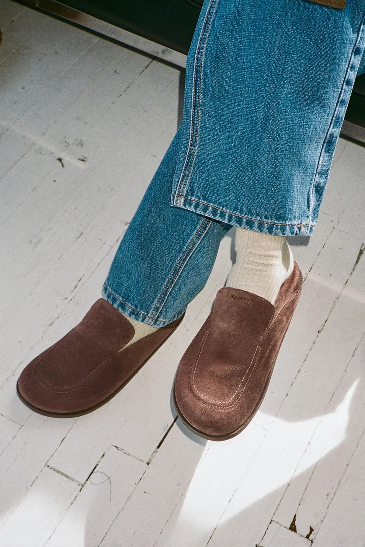 Larroudé x Parke: Mule Clog Camurça Marrom - Image 6