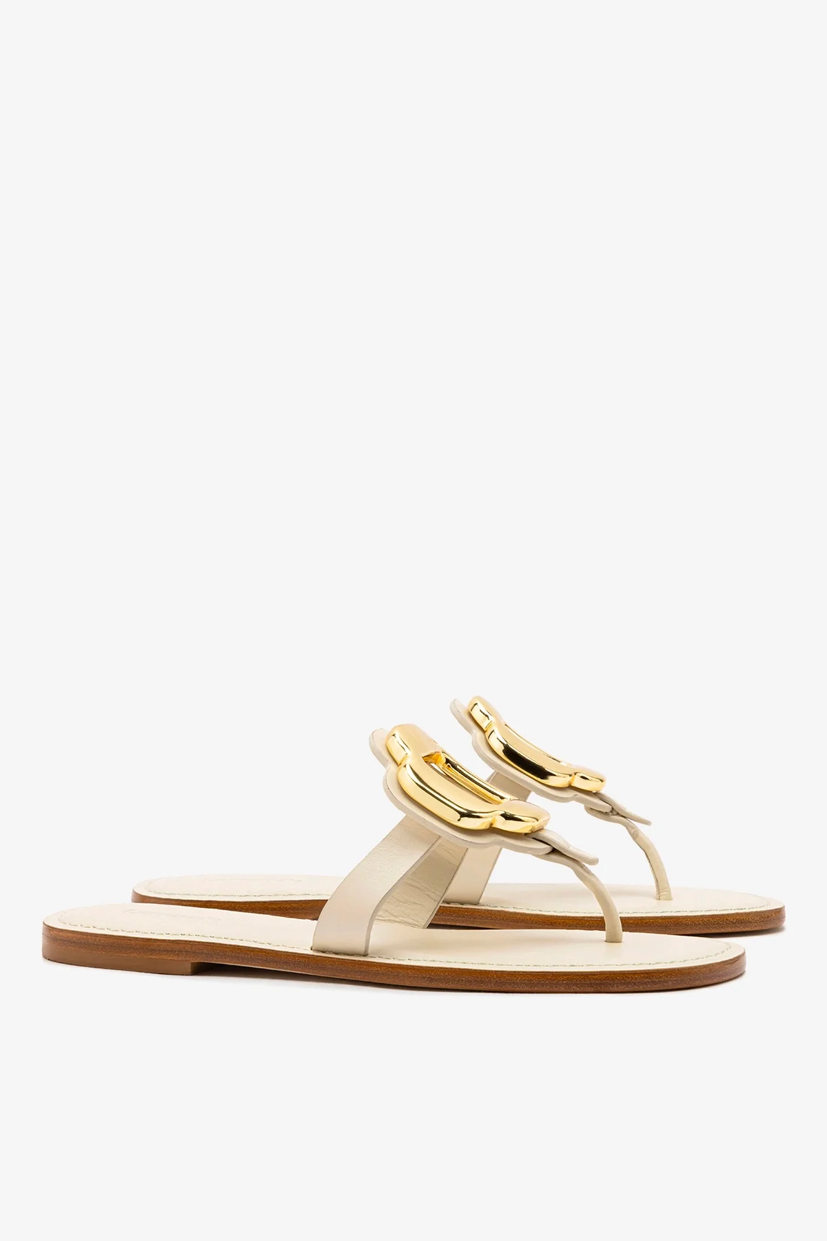 Sandália Flat Margherita Couro Off White e Metal Dourado - Image 3