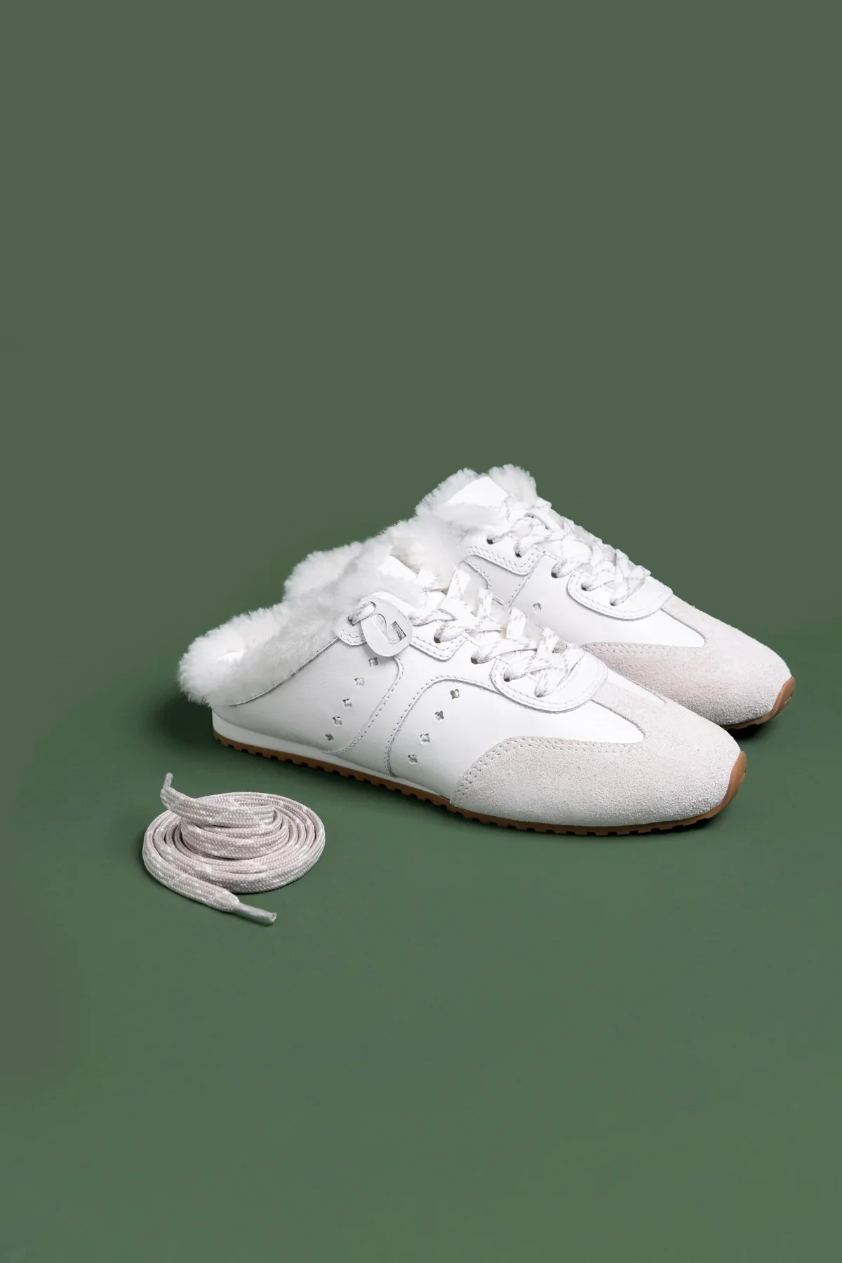 Mule Tênis Stella Couro Branco Camurça Cinza e Lã Branco - Image 7