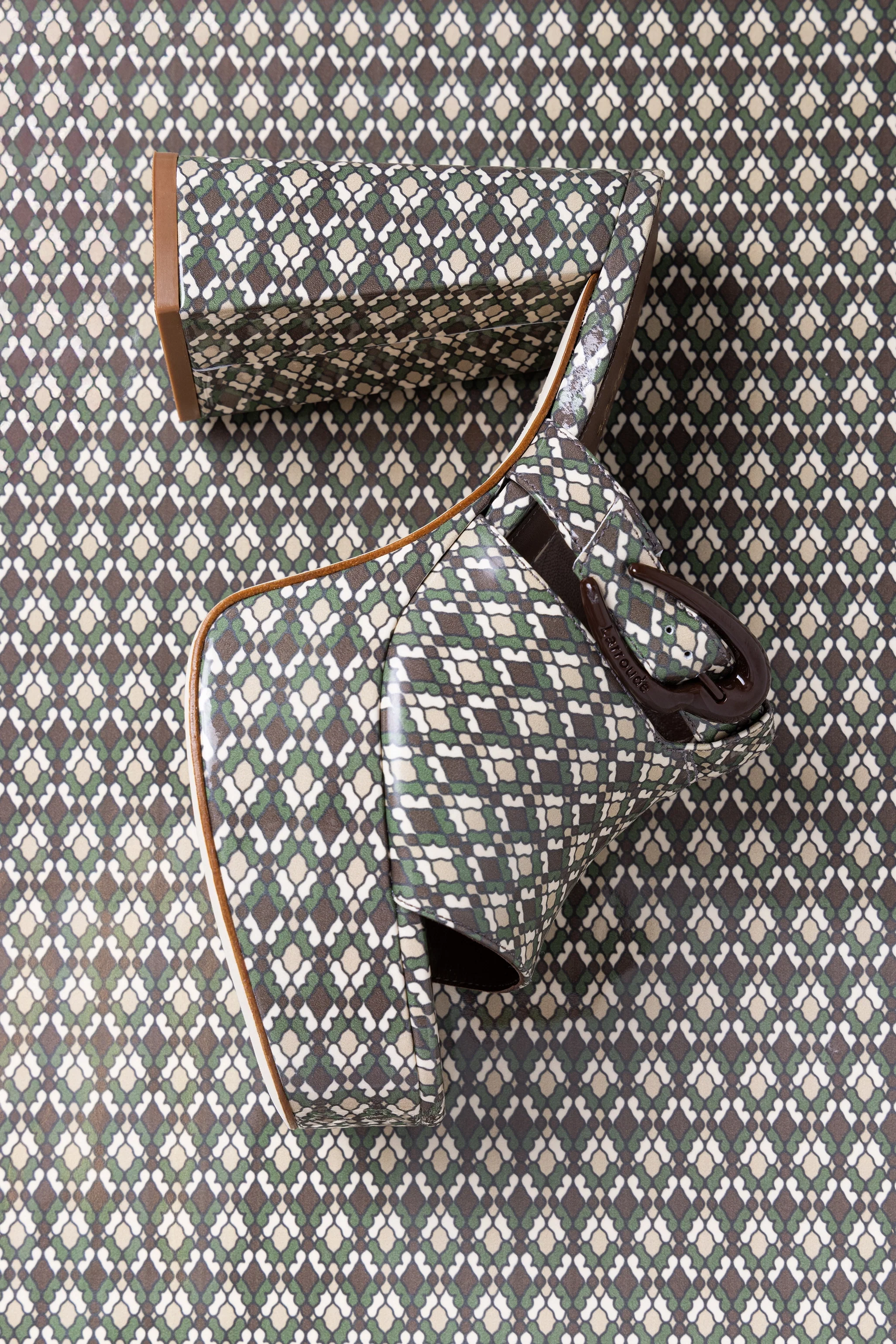 Mule Dolly Verona Couro Verniz Estampado Verde - Image 6