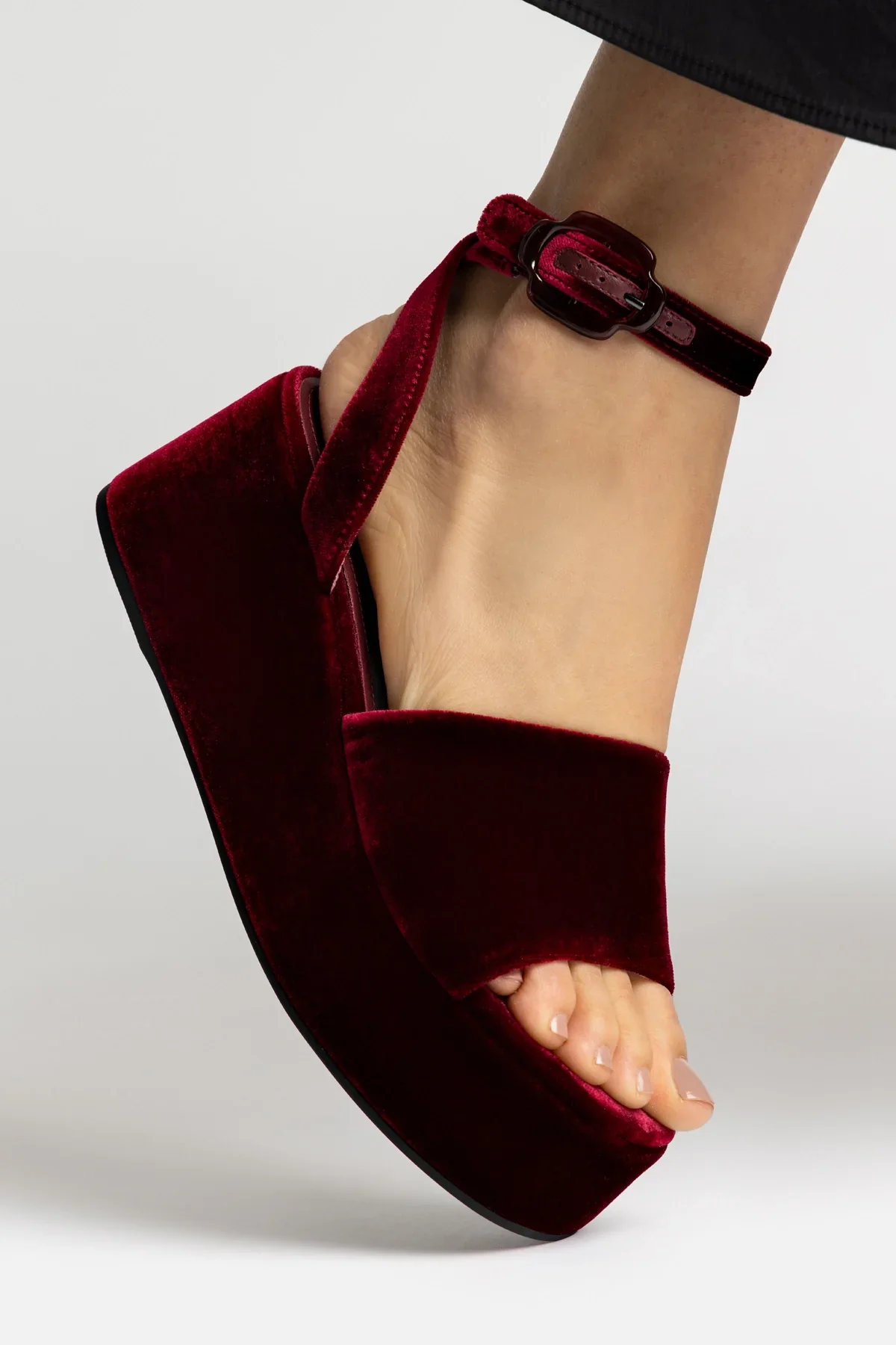 Sandália Flatform Charli Veludo Vinho - Image 5
