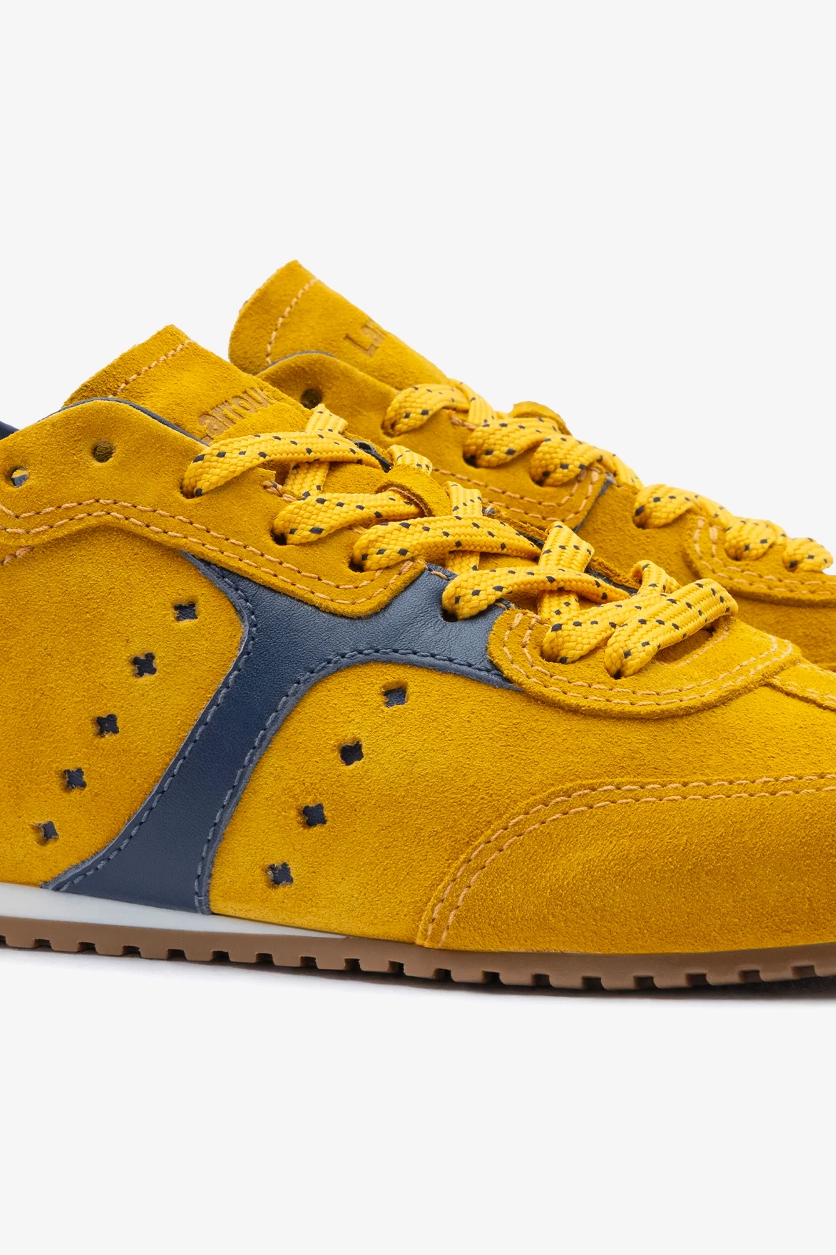 Tênis Stella Camurça Amarelo e Couro Azul - Image 4